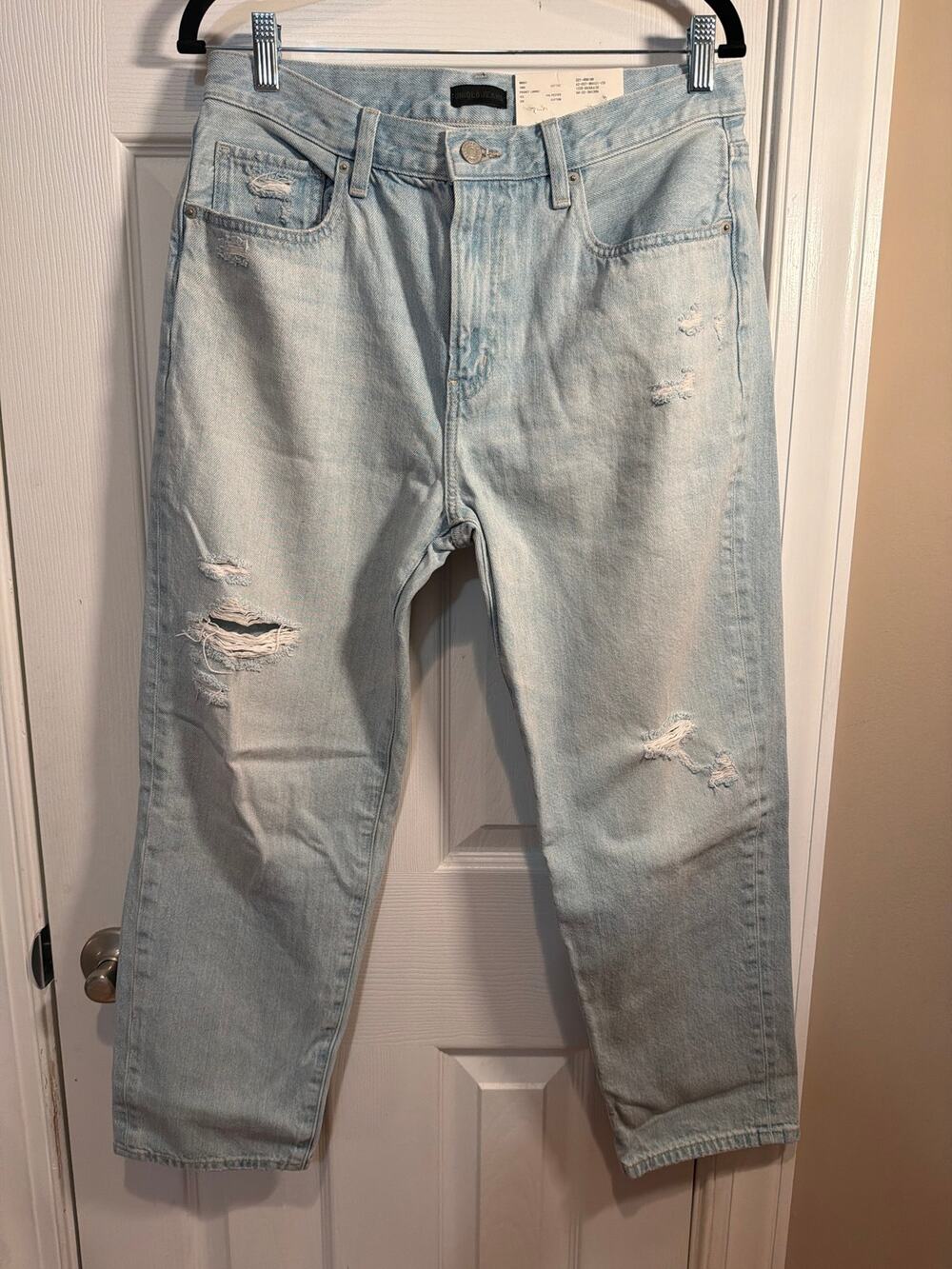 Uniqlo Boyfriend Tapered Jeans 27 NWT Light wash distressed